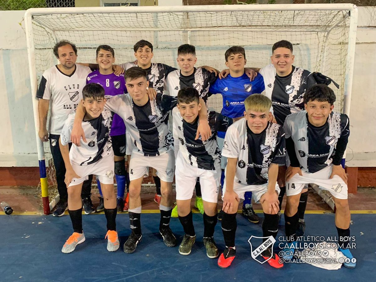 caallboys's tweet photo. [FUTSAL MASCULINO] ⚽ #AllBoys le ganó 5-2 a #IpaFutsal 🍺 por la @LigaBafi 

👦🏻 Inferiores 
⬆️ 3ra 2-1 
⬆️ 4ta 1-0 
➡️ 5ta 3-3 
⬆️ 6ta 13-0 
⬆️ 7ma 2-0 
⬆️ 8va 3-1 

⚪⚫⚪ #VamosAllBoys ⚪⚫⚪ https://t.co/Crm1vDptGt
