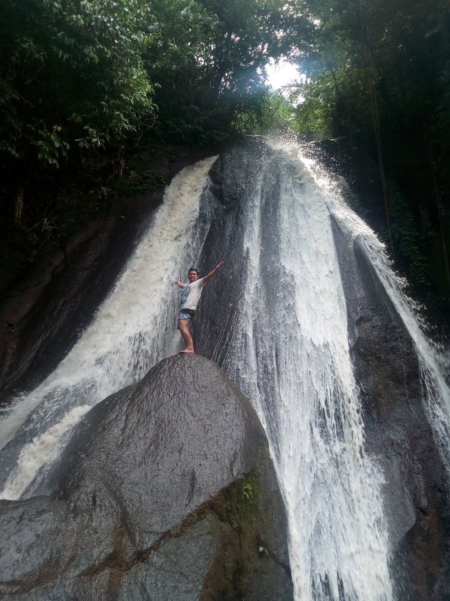 putralangit777's tweet photo. The Ray Of Light Waterfall...just in Travel_Lovers...#travel #travelphotography #NaturePhotography #nature #photography #beautifuldestinations #vacation #leisure #Holiday #photo #PhotoOfTheDay #photostory #adventure #Climbing #CLIMB #vacations #leisures #holidays #Trending #Trekk https://t.co/qIV8cwQrOr