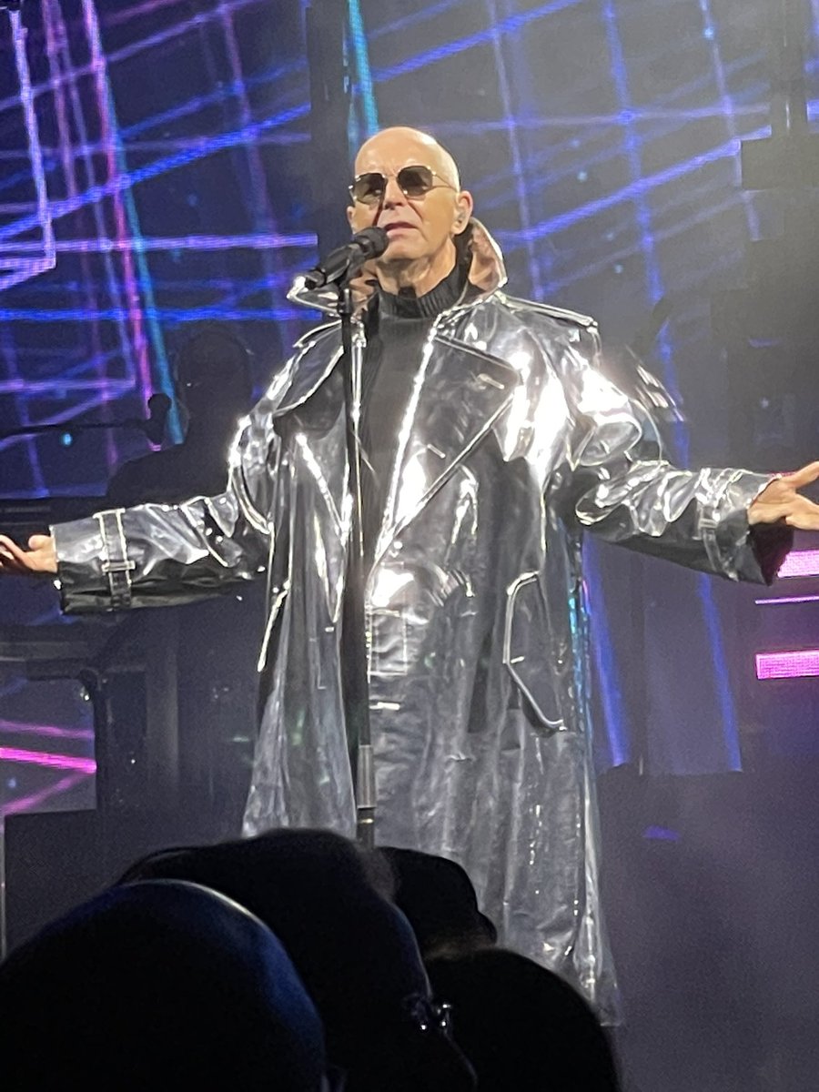 benaddictc's tweet photo. Boston Unity Tour tonight.
Awesome. Awesome. Awesome.
#unitytour https://t.co/O2SqT9L2eg
