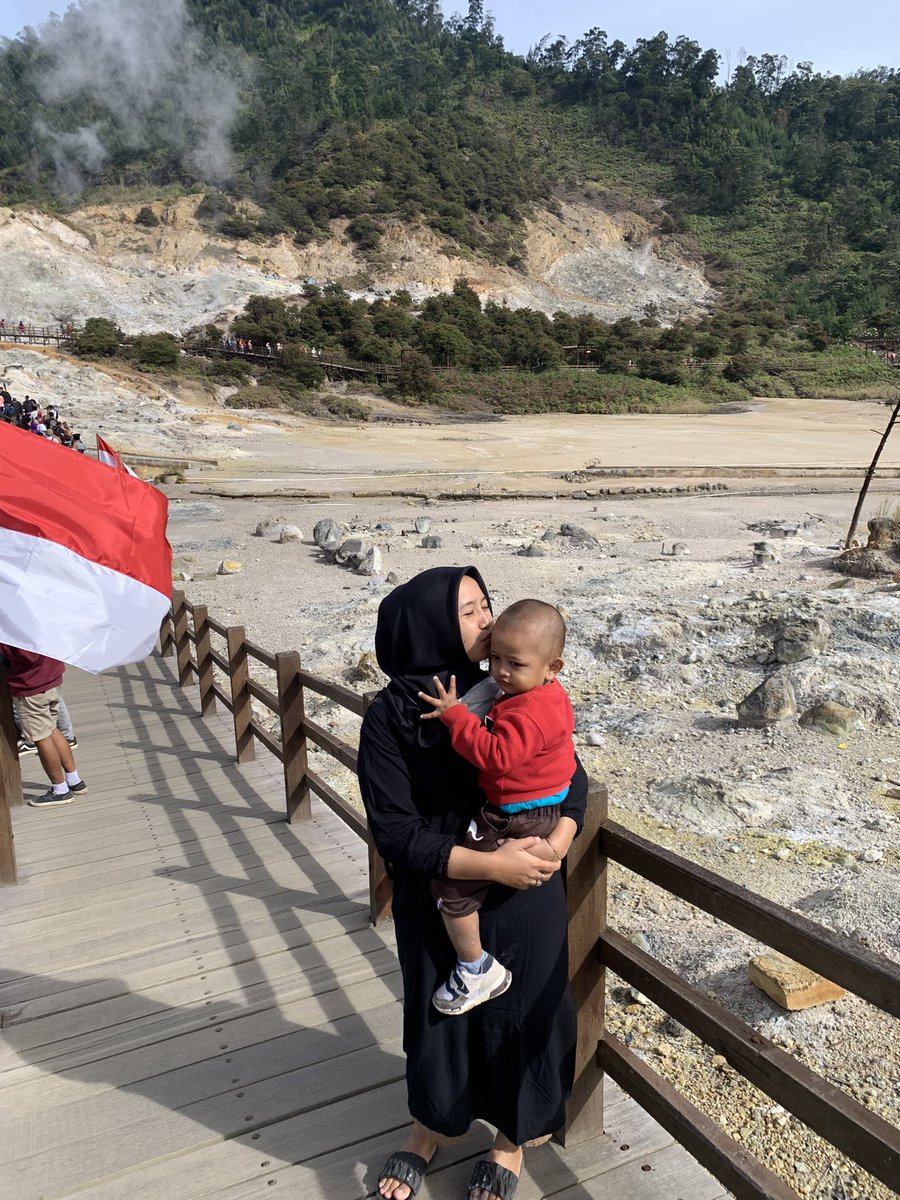 nanawibi's tweet photo. Tertipu dikhianati dan diduakan atau terabaikan dunia masih baikbaik saja selama ada kamu dam 🥰🥰 pokoke loveofmylife banget 🫶🏻 https://t.co/PeYenuFfQq