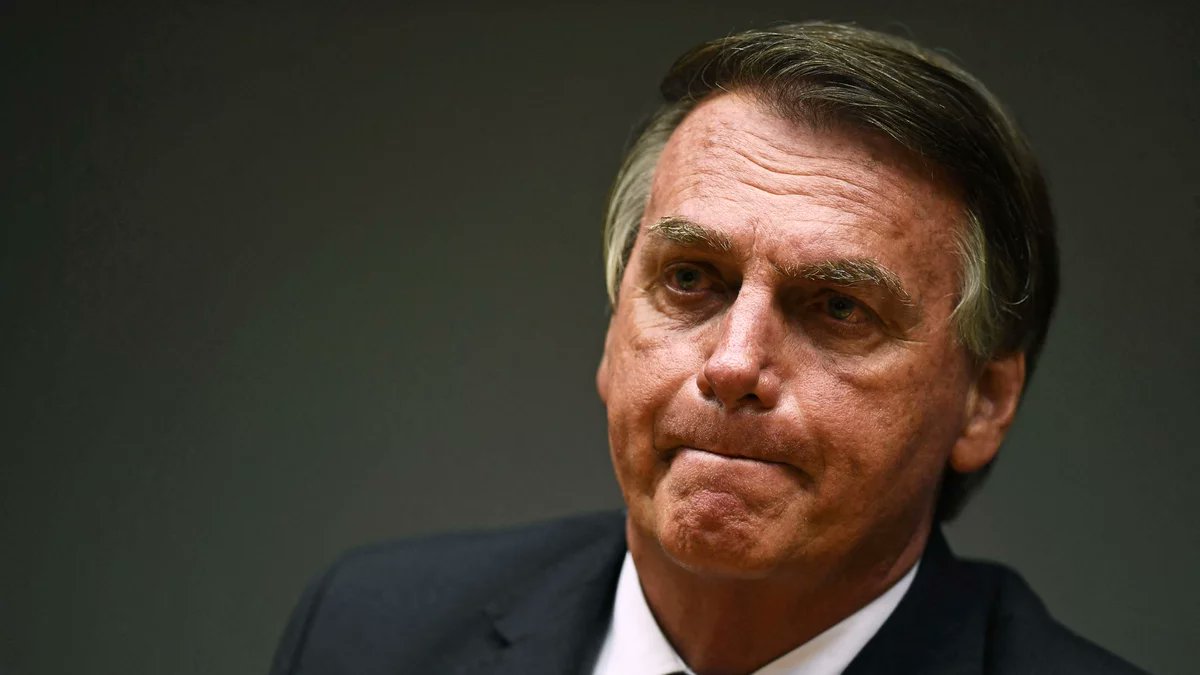 Senado brasileiro quer que Bolsonaro seja acusado de crimes contra a humanidade por resposta à COVID