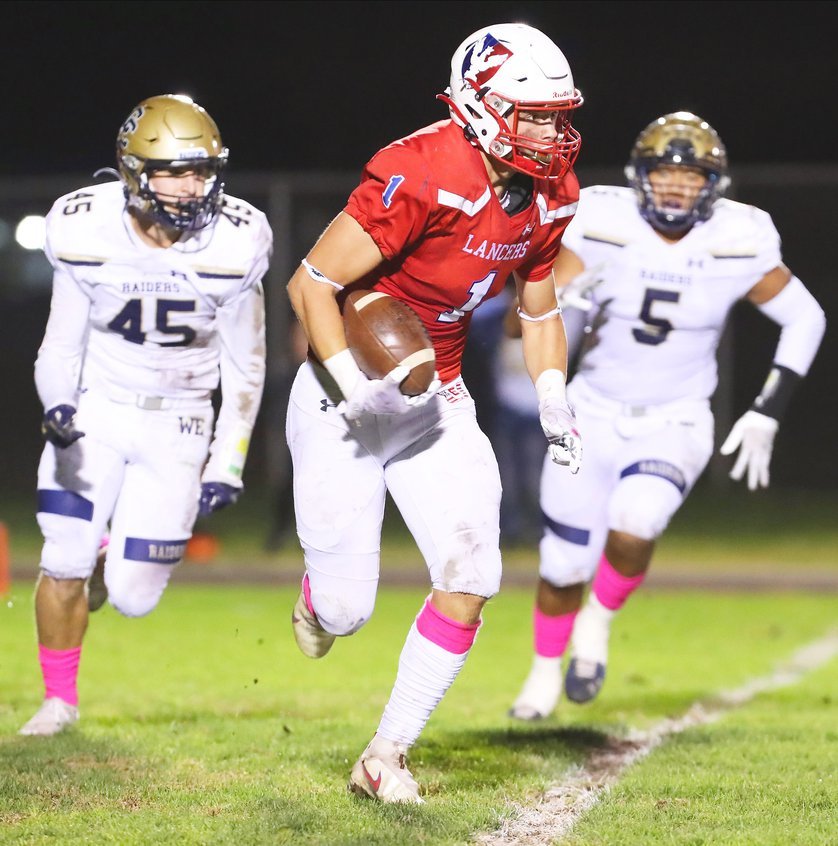 ASD_Sports's tweet photo. Among ASD Sports Media outstanding performers was East Union Lancer QB/OLB Dylan Lee threw for 19/26 passing for 275 yds and 3 tds in their exciting 65-39 victory over Atwater....
https://t.co/dEiEkKJvhw
Photo by Sean Kahler https://t.co/3ekesRsC7o