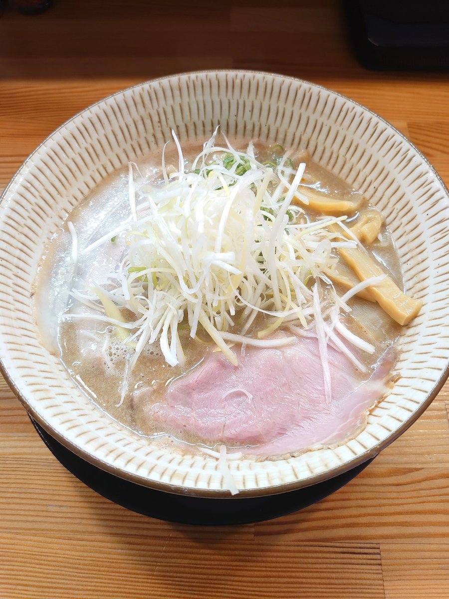 raaaaachu's tweet photo. わ河馬 濃厚鶏白湯らーめん チャーマヨ丼
白髪ネギと麺の香りが絶妙に合う
いつきてもブレない味、安心感があります😉 https://t.co/Y7hm4PpiL8