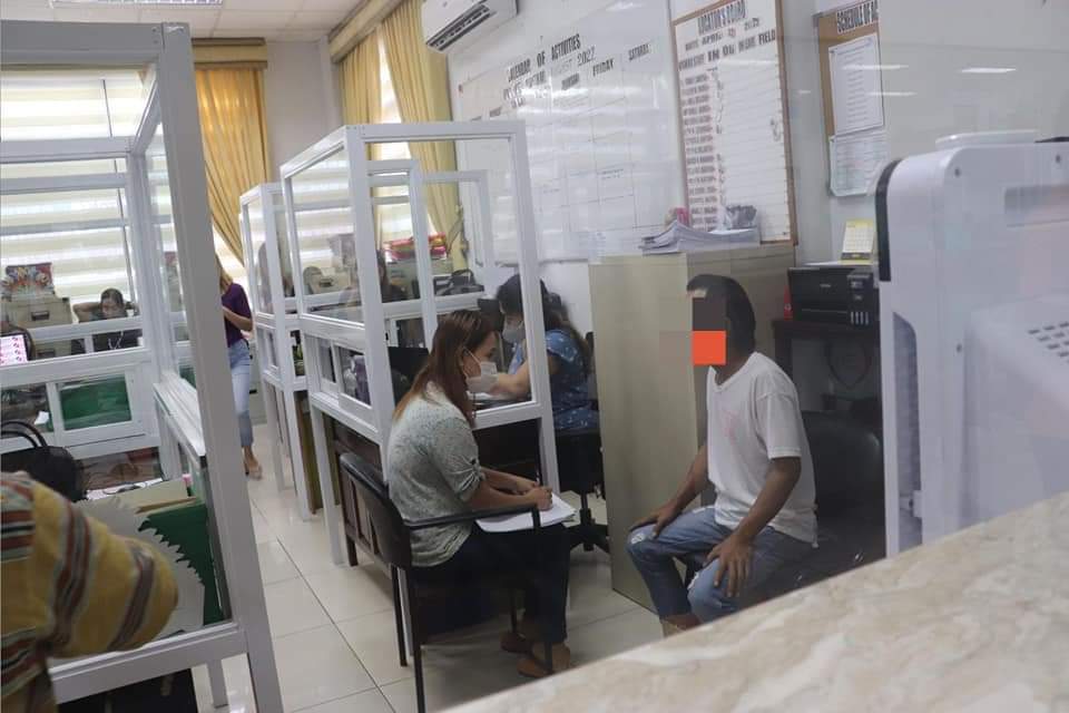 _59protectorbn's tweet photo. PAMAHALAANG LOKAL NG MAUBAN, QUEZON, MAINIT NA KINILALA ANG DATING REBELDENG NAGBALIK-LOOB SA GOBYERNO

https://t.co/eRq1A1nr58 https://t.co/AHRbrRpcJc