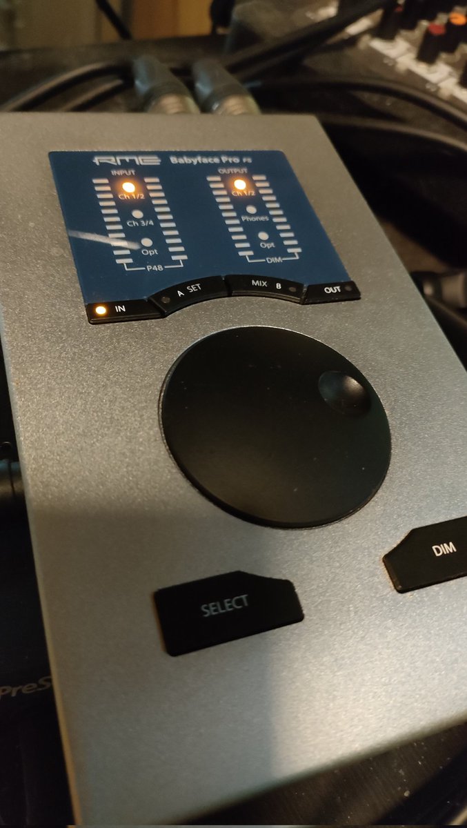 Aether_TB's tweet photo. 先週サウンドハウスがRME Babyface Pro FSを販売しているのを目撃！
発見時の在庫は11だった
4時間後に確認したら0になった
入荷はしてるそうなので
FS喉から欲しい人はちょこちょこサウンドハウスを確認してほしい https://t.co/Eg5IbReISJ