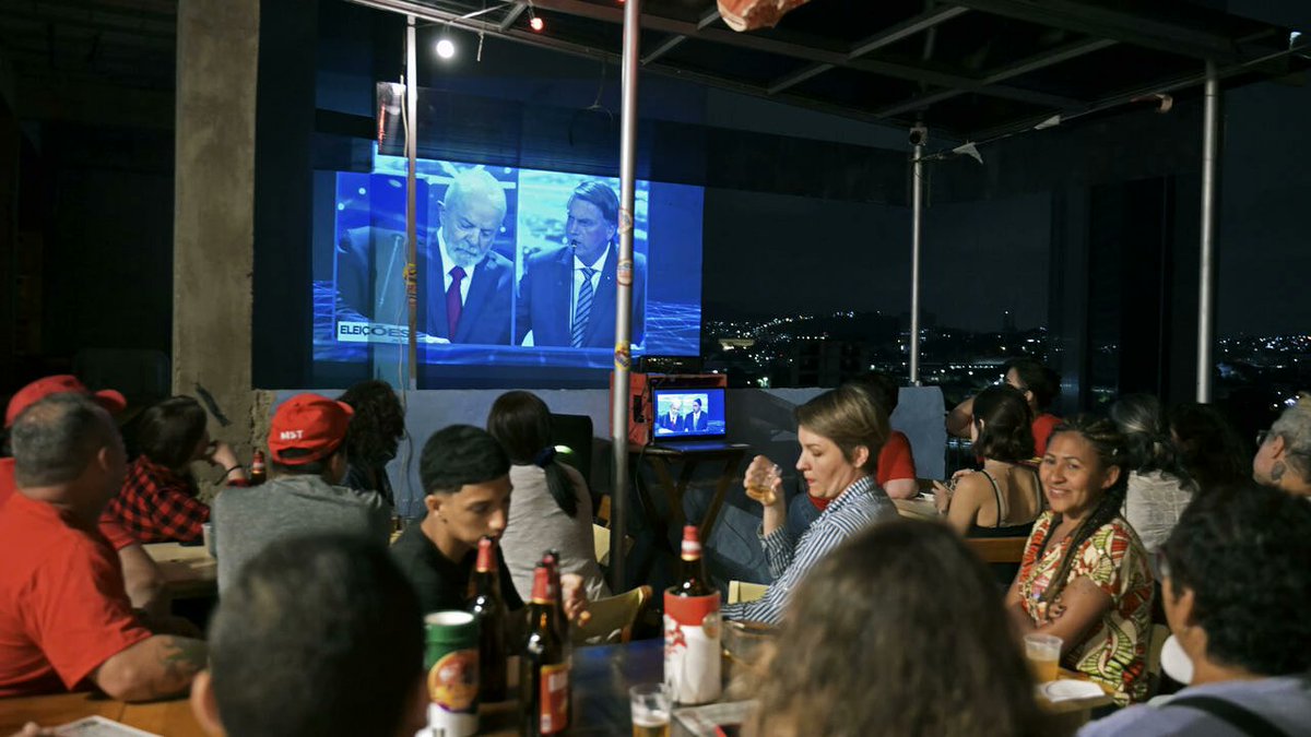 Mentiras do horário nobre: ​​candidatos do Brasil levam guerra de informação à TV