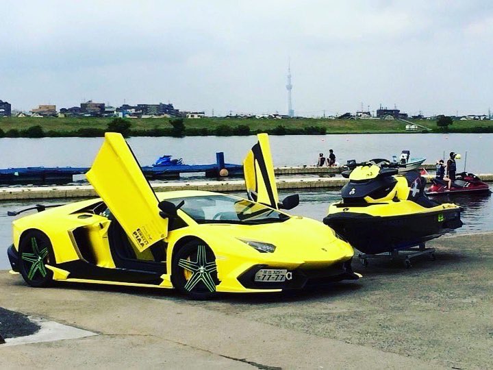morohoshi_7777's tweet photo. ⭐️一番星号&⭐️
#lamborghini #ランボルギーニ #morohoshi #諸星伸一 #fightingstar #ファイティングスター #fsbk #カスタム #スワロフスキー #swarovski #tokyo #japan https://t.co/Q208xvzLKV