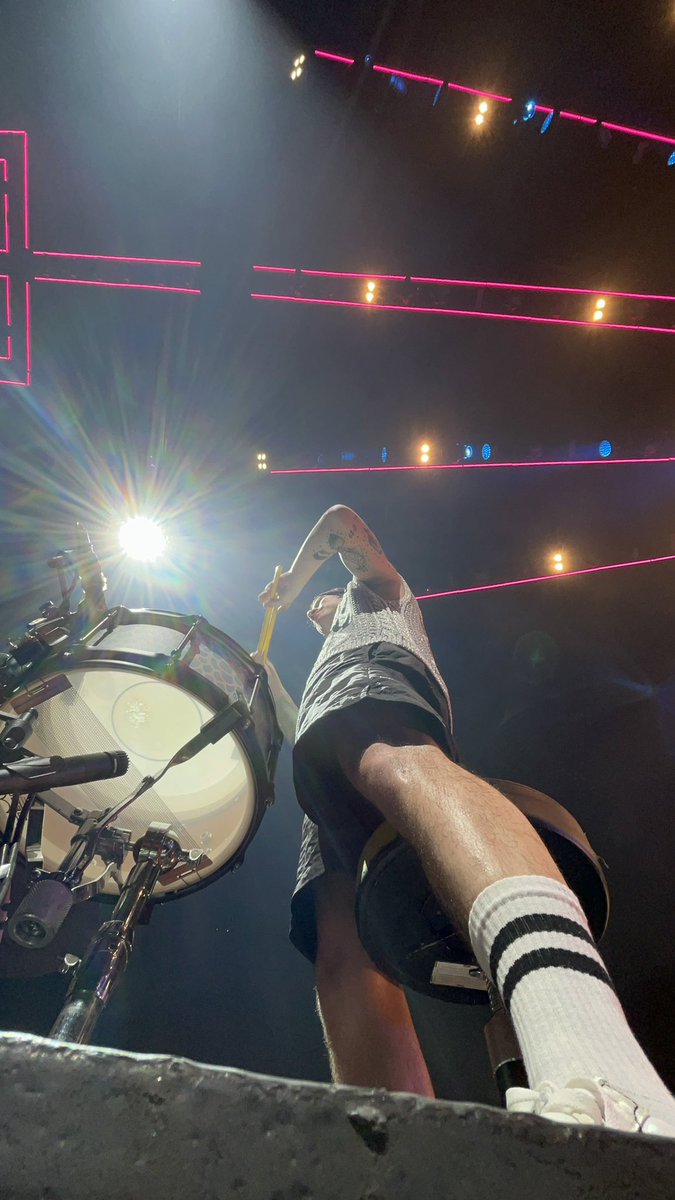pjsmittyy's tweet photo. truly could not have asked for a better first show in the pit. you guys rock @twentyonepilots https://t.co/GrZcJva3JA