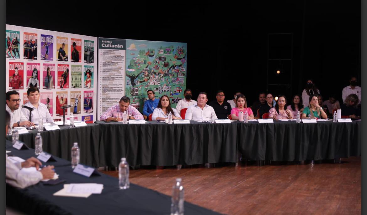FlorHdezCln's tweet photo. Hoy, escuchamos las peticiones de la ciudadanía durante la realización de Cabildo Abierto, las cuales serán atendidas todas ellas. 👍🏽 #RegidoraFlorHernández #AyuntamientodeCuliacán ✅🙋🏼‍♀️ https://t.co/1Aq4YyaPZa