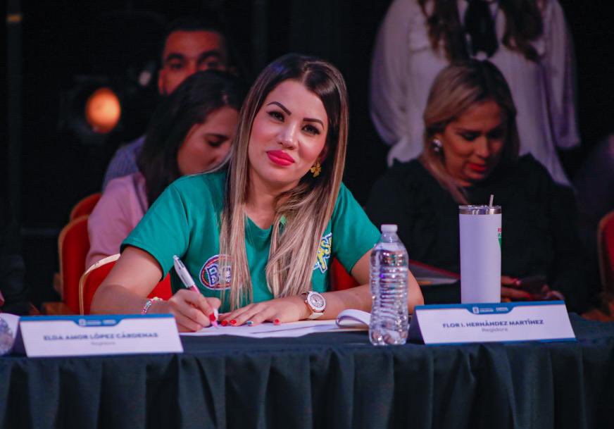 FlorHdezCln's tweet photo. Hoy, escuchamos las peticiones de la ciudadanía durante la realización de Cabildo Abierto, las cuales serán atendidas todas ellas. 👍🏽 #RegidoraFlorHernández #AyuntamientodeCuliacán ✅🙋🏼‍♀️ https://t.co/1Aq4YyaPZa