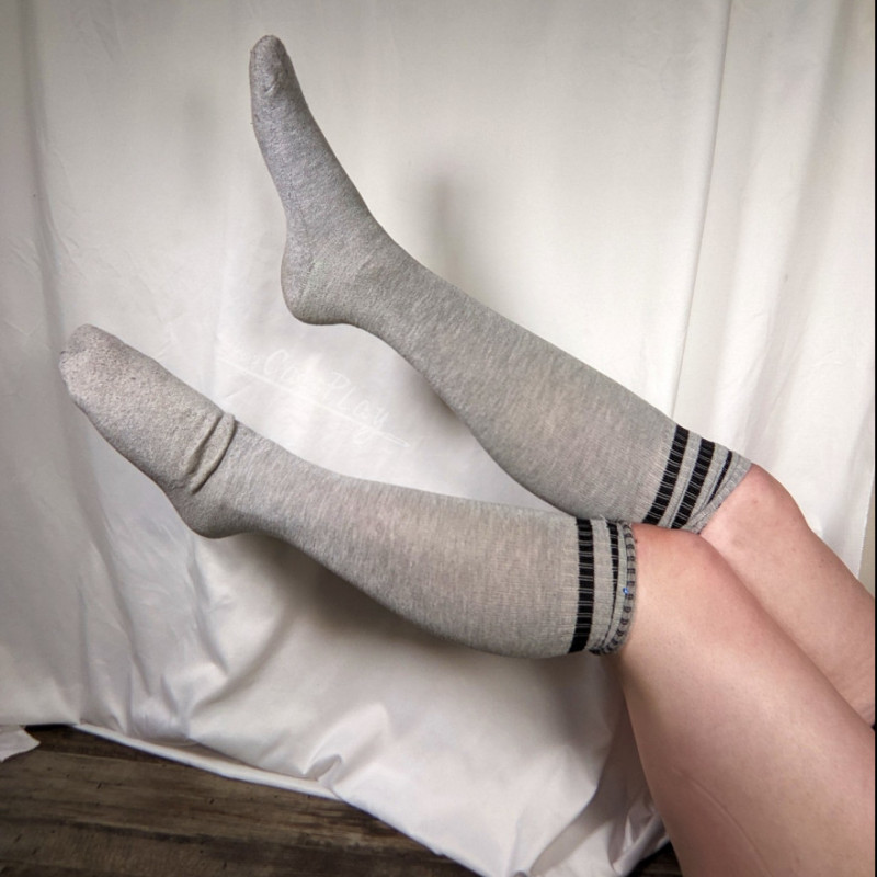 heycassplay's tweet photo. Giant Stockings on size 12 US feet by @heycassplay https://t.co/GiMP2hl44s Find it on #ManyVids! https://t.co/7DSmW0aOnU
