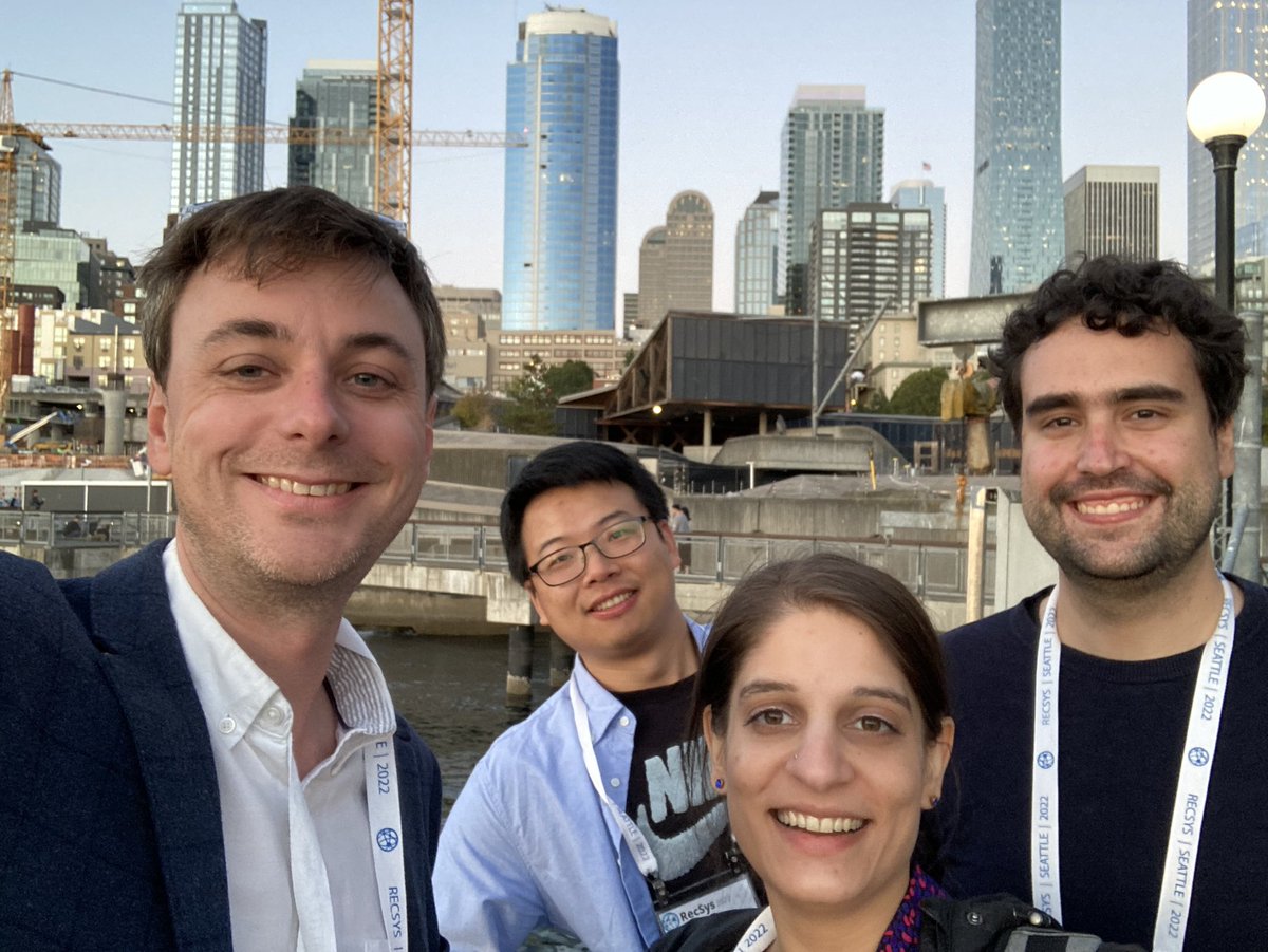craig_macdonald's tweet photo. .@ir_glasgow at the @ACMRecSys #recsys2022 conference reception at Seattle Aquarium https://t.co/fmnI4Sq8ew