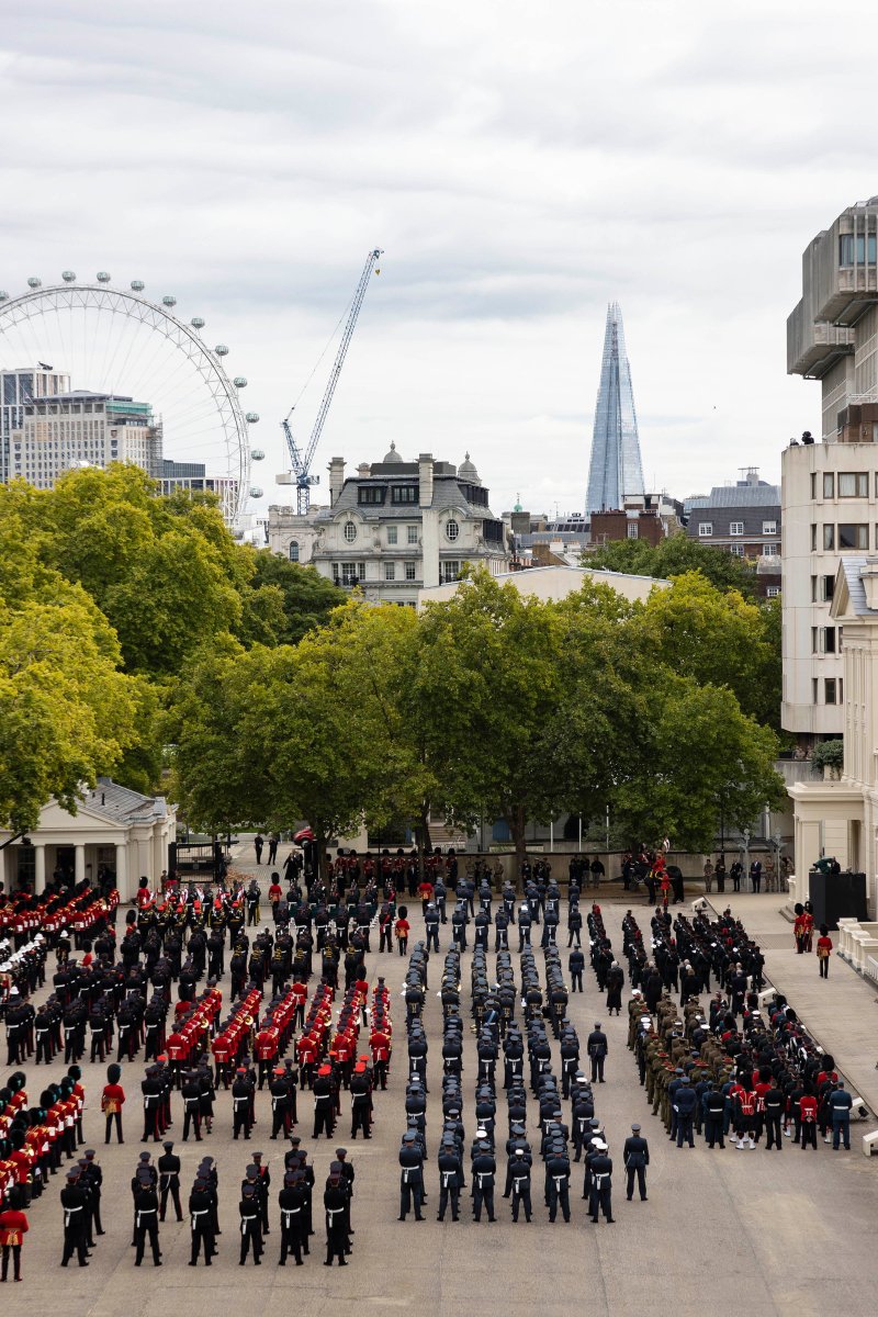 AustralianArmy's tweet photo. An emotional farewell for The Queen – 39 Australians have joined personnel from the Defence Forces of the United Kingdom and Commonwealth in the funeral procession through the streets of London for Her Majesty Queen Elizabeth II. 

Read the full story: https://t.co/3KiLiuCqPV https://t.co/TZrLiw6ThE