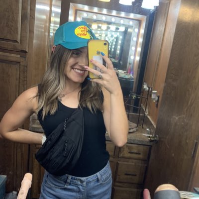 madalyn_harper's tweet photo. #NewProfilePic https://t.co/6fXdpREpj6