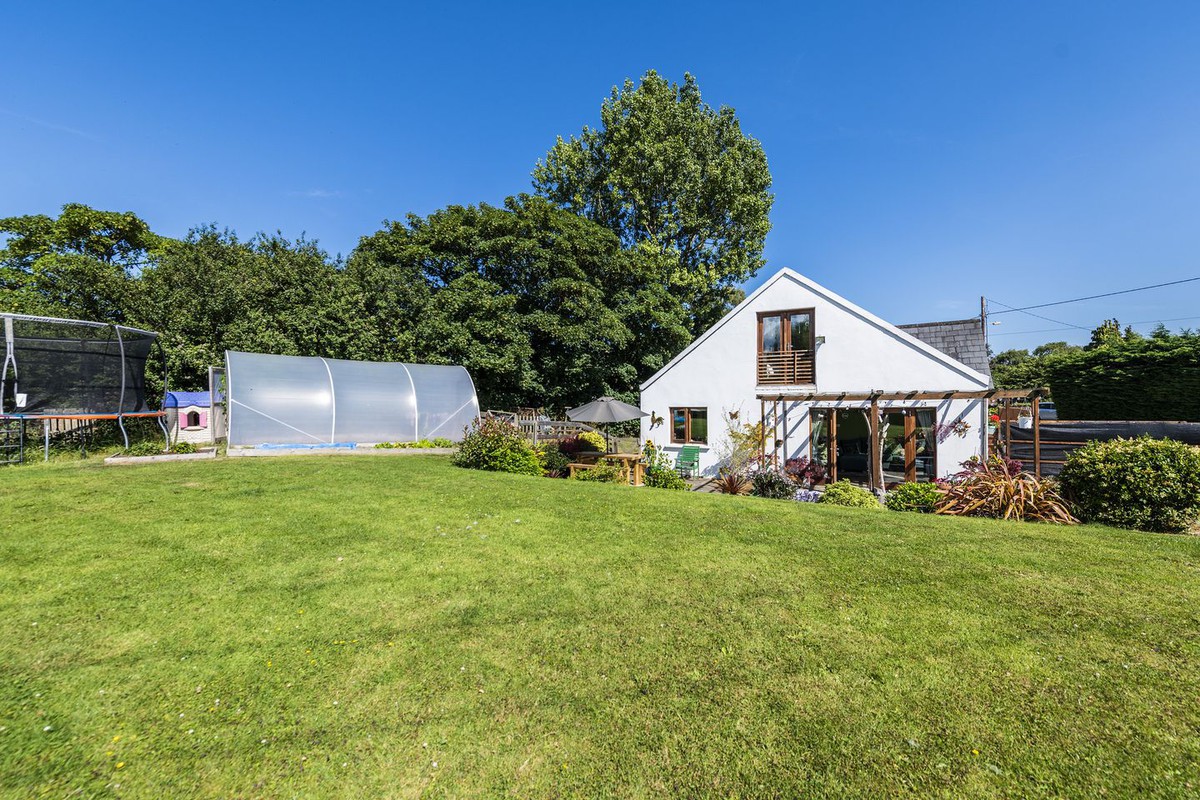 Perfect_ie's tweet photo. A quirky yet modernised cottage in Gormanston, Meath 💖🏘️🌱
https://t.co/Uqu4XLmE5r
#gormanston #meath #forsale https://t.co/3NrSYKrN13