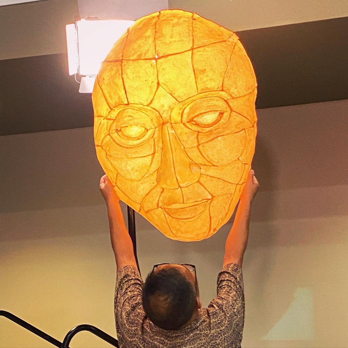 ThingumaTheatre's tweet photo. Day three of 10-day giant #lanternpuppet done at @WilliamPennU #Oskaloosa Iowa. We’re building 2 different types of lantern #giantpuppets. Great crew of students and local artists here!
#oskygiantlaterns
#wmpenncreativearts
#mammothlycreative
#puppetry #puppetworkshop https://t.co/wb3L2fDJ1m