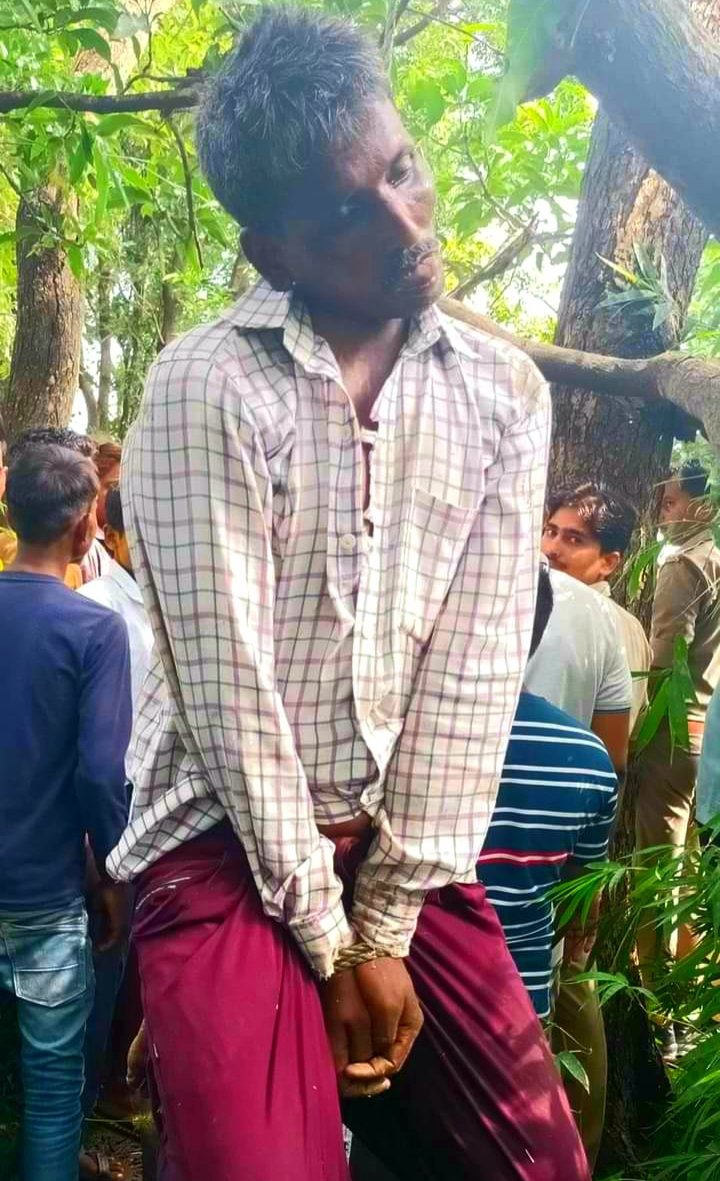 अम्बेडकर नगर थाना बसखारी के अंतर्गत भीम आर्मी के साथी अरुण कुमार की कुछ दबंगों द्वारा उनकी हत्या कर दी <a href="/ambedkarnagrpol/">AMBEDKARNAGAR POLICE</a> यह बताएं कि दलितों पर अत्याचार कब बंद होगा अरुण के हत्यारों को तुरंत गिरफ्तार करें वरना आंदोलन के लिए तैयार रहें अरुण को न्याय दिलाने पहुंच रहा हुँ  .<a href="/Uppolice/">UP POLICE</a>