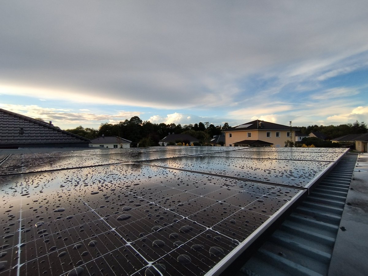 Mich hat <a href="/AkkuDoktor/">Akkudoktor</a> auch mega inspiriert, am Samstag gehen ca. 8.6 kWp ans Netz.