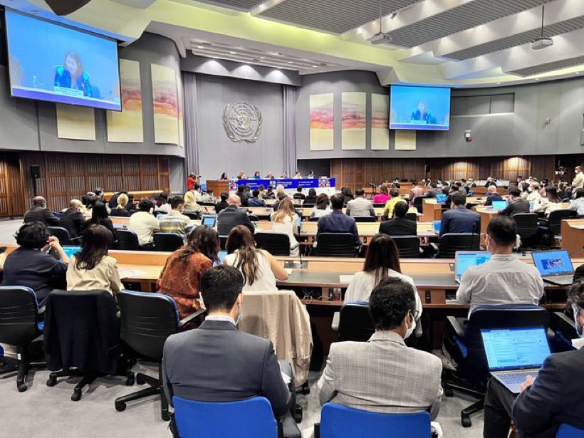 liviosarandrea's tweet photo. Full house at the Opening Plenary of the #RBHRForum today. Some of the points we heard: #CollectiveAction, #ProtectHRDs #FPIC #mHRDD #EnvironmentalRights #EffectiveA2J #NewTechinologies #VSModernSlavery. @BizHRAsia_UNDP https://t.co/7piwVN8rFt