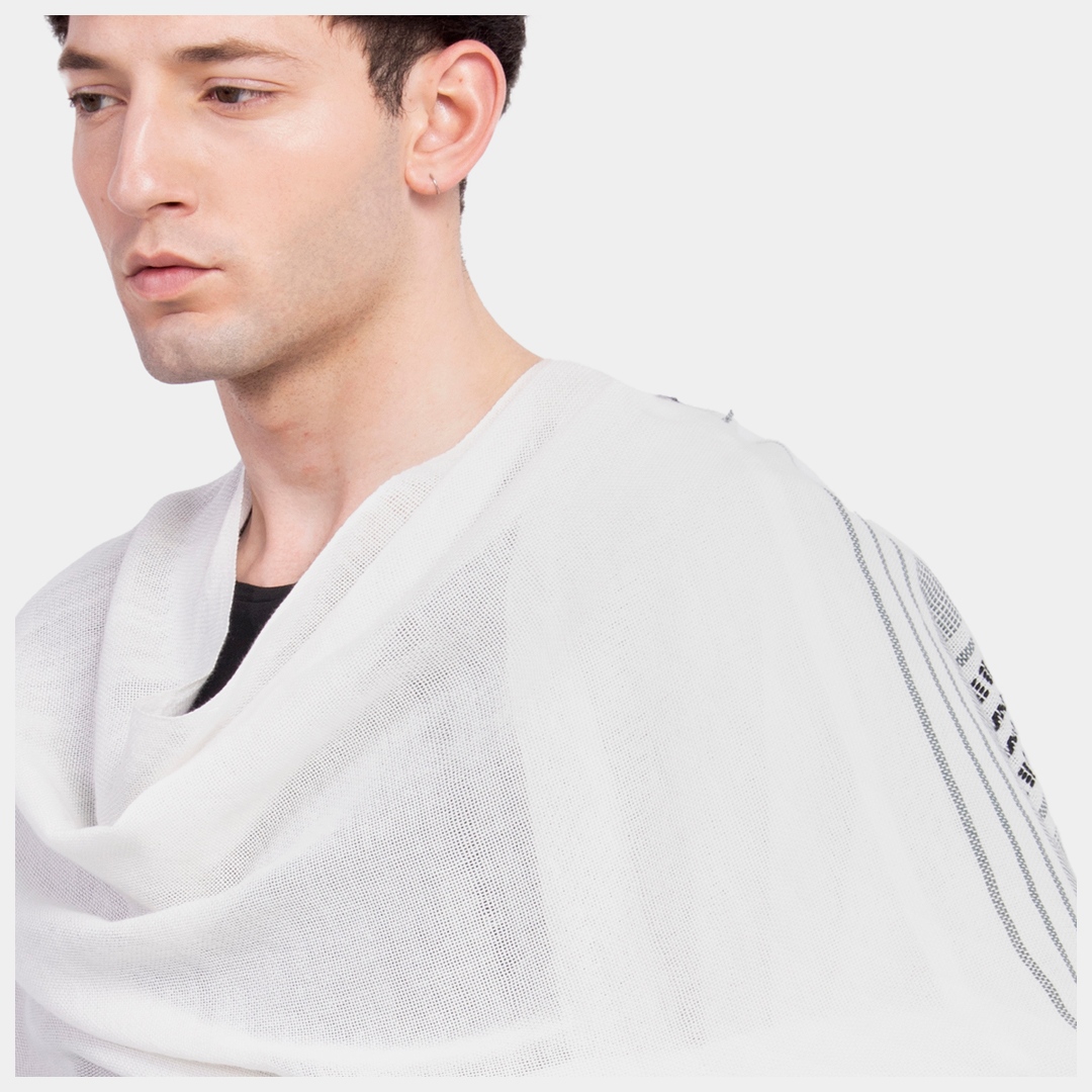 benibecawear's tweet photo. This garment captures that je ne sais quoi of those who take elegance to the next level. The piece hugs the body with sublime lightness and softness. Handcrafted by artisans from Peru.⁠

https://t.co/j2QuOBvAeZ https://t.co/wjGXQmeH4U