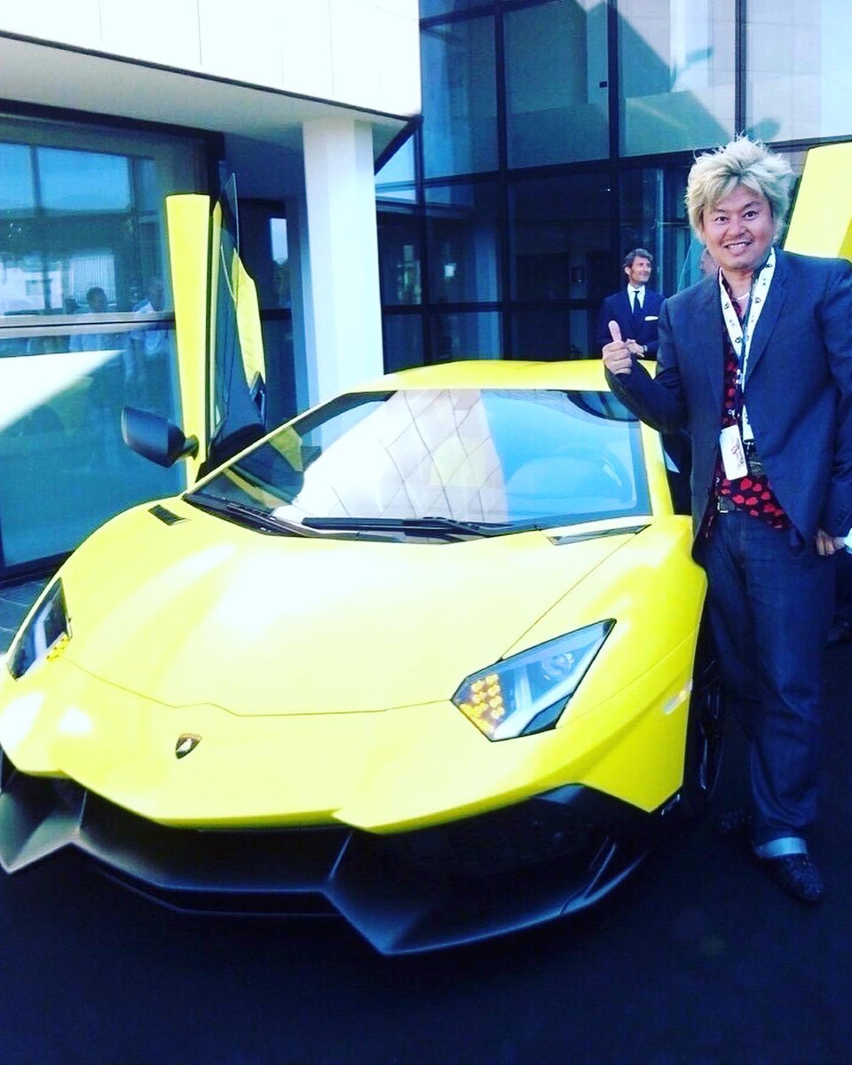 morohoshi_7777's tweet photo. ⭐️一番星号&⭐️
#lamborghini #ランボルギーニ #morohoshi #諸星伸一 #fightingstar #ファイティングスター #fsbk #カスタム #スワロフスキー #swarovski #tokyo #japan https://t.co/xRrUjppXDV