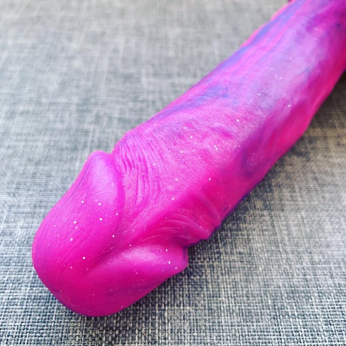 2 pic. ⚠️ PSA ⚠️

A popular range of white-label pink & purple silicone dildos available on many retail