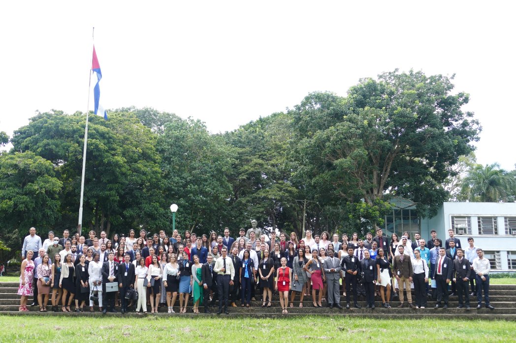 CubanSkywalker's tweet photo. Hoy comenzó el modelo de Naciones Unidas #Orbis2022 de la #UCLVnuestra Marta Abreu, un espacio para promover el estudio y la reflexión consciente sobre temas relevantes de la actualidad internacional,desde un enfoque original donde el estudiante son los protagonista📖🤓
@UCLVCU https://t.co/UiJqCci8p1