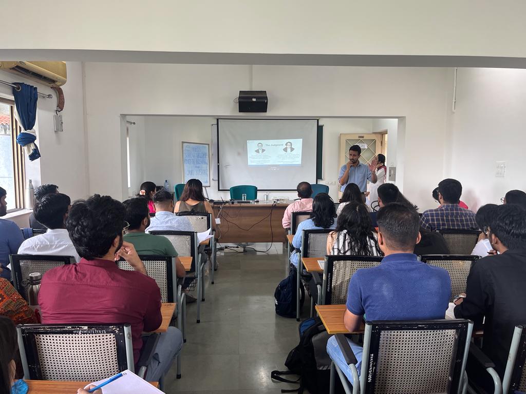 ConstitutionCAD's tweet photo. On 17 September 2022, @VineethKrishnaE from CLPR's Constitutional Culture team conducted a workshop with LLM students @TISSpeak to introduce them to #IndianConstitutionalHistory through the https://t.co/lkHgEMAnvf website.
#ConstitutionOfIndia #ConstitutionintheClassroom https://t.co/ZU4thiirET