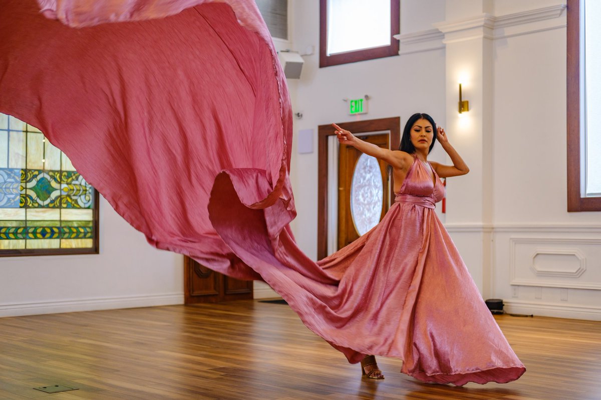 masvisuals's tweet photo. Elegant ❤️

Flying Dress workshop by @ellieburguenophotography, sponsored by @canonusa 

Model: @missmimilarue 
Dress: korinnart 
Arranged By: @actioncamerareno

#flyingdress #flyingdressphotoshoot #dressoftheday https://t.co/MtcitjNf55