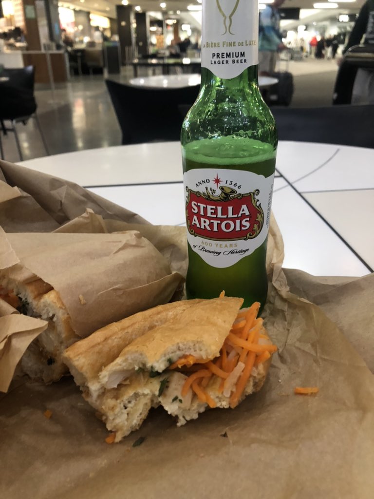BoozyLife's tweet photo. @bunmeesf tofu bahn mi and a Stella for red-eye prep 🤩#sfo @united https://t.co/bDWmA8GxG9