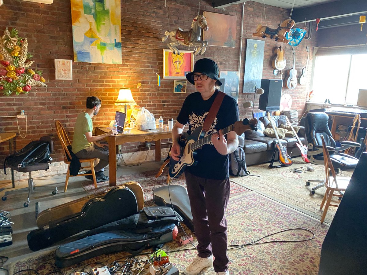 Started tracking some new tunes @ Woolly Mammoth Sound with Brian Charles in Aug. More sessions and a new single coming soon 🖤-MV
#newmistervertigomusik
#mistervertigomusik
#mistervertigoband
#briancharlesproducer
#woollymammothsound
#videogamesandduey
#novoguitars
#dennisfano