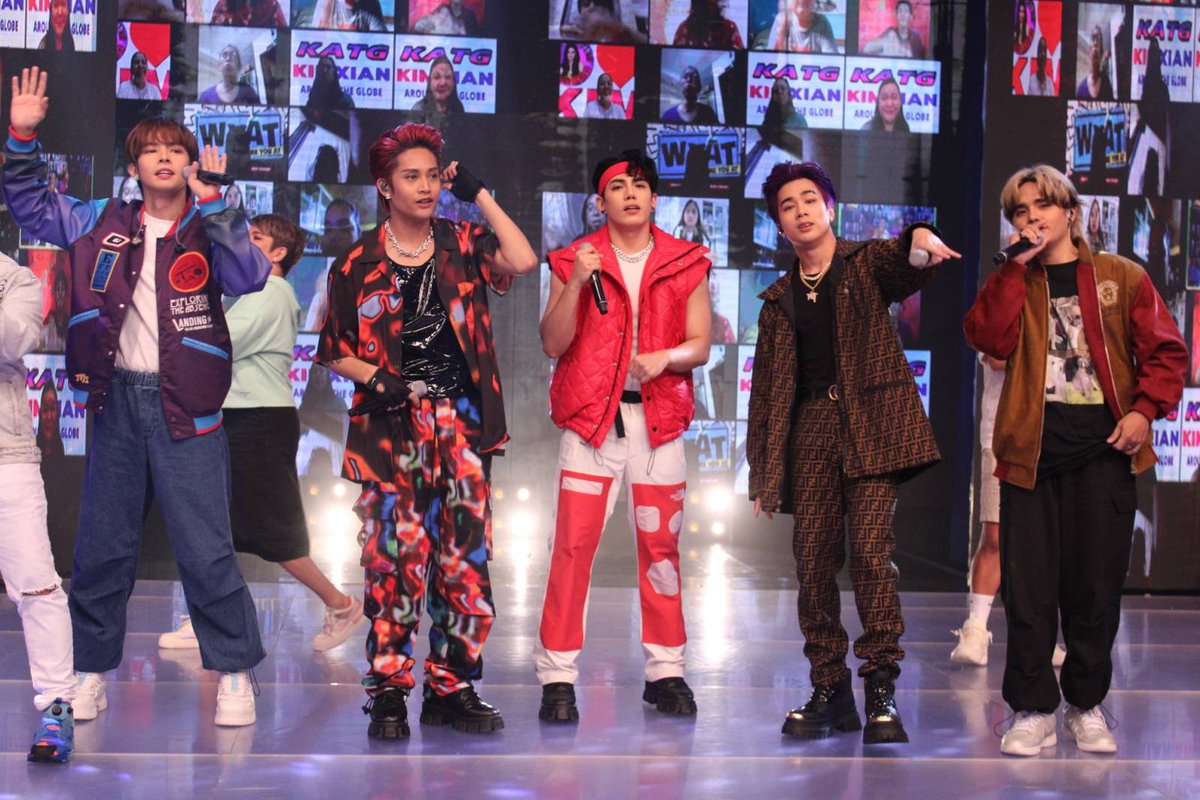 itsShowtimeNa's tweet photo. 💯  Welcome sa It's Showtime, SB19!

#ShowtimeNakakaFresh 
#SB19WYATonShowtime
#SB19 https://t.co/PMP9Hp5NCd