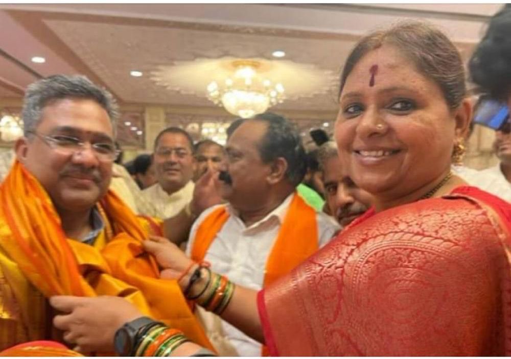 KGeethamurthy's tweet photo. #Manymore Happy returns of the day Sunilji💐💐🙏
#BJP4Telangana ⁦@JPNadda⁩ ⁦@blsanthosh⁩ ⁦@tarunchughbjp⁩ ⁦@sunilbansalbjp⁩ ⁦@VanathiBJP⁩ ⁦@dushyanttgautam⁩ ⁦@bandisanjay_bjp⁩ ⁦@kishanreddybjp⁩ ⁦@ChintalaRReddy⁩ https://t.co/AlDthj2DTc