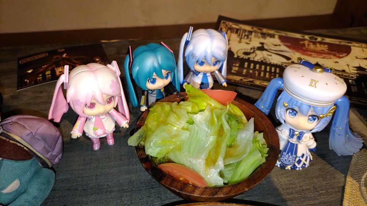 tenguyama_3939's tweet photo. THE VR  ROOM KYOTOに再び！
初音ミクのカレーライスセットを注文！
独特な甘辛さでうまし！( ´∀｀ )b

#千本桜10周年
#千本桜10h
#初音ミクコラボカフェ
#千本桜コラボカフェ
#京都
#thevrroomkyoto https://t.co/2At60aJ07O
