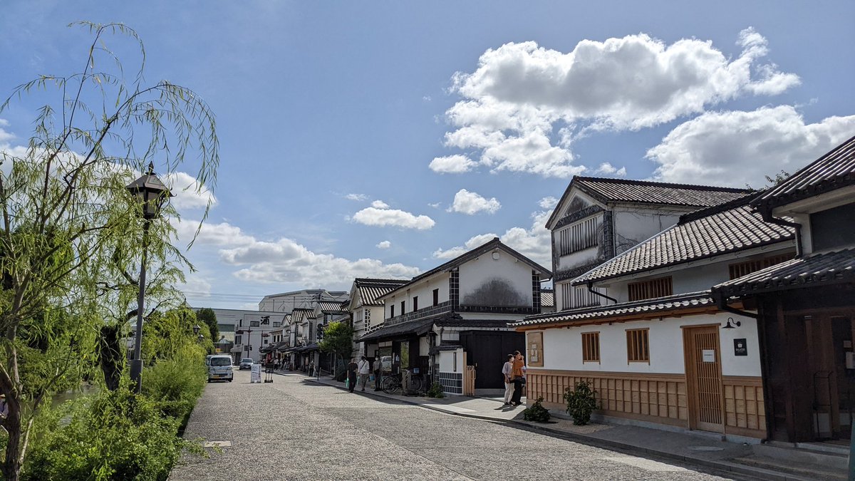 aokihifukustore's tweet image. 台風の影響で、風が強いですが、
美観地区は晴天😊
近くにお越しの際は、是非倉敷美観地区へお立ち寄り下さい🌿

青木被服HP
aokihifuku.base.shop

#青木被服
#青木俊樹
#倉敷SOLA
#美観地区
#岡山デニム
#デニムローズ
#井原
#IBARA