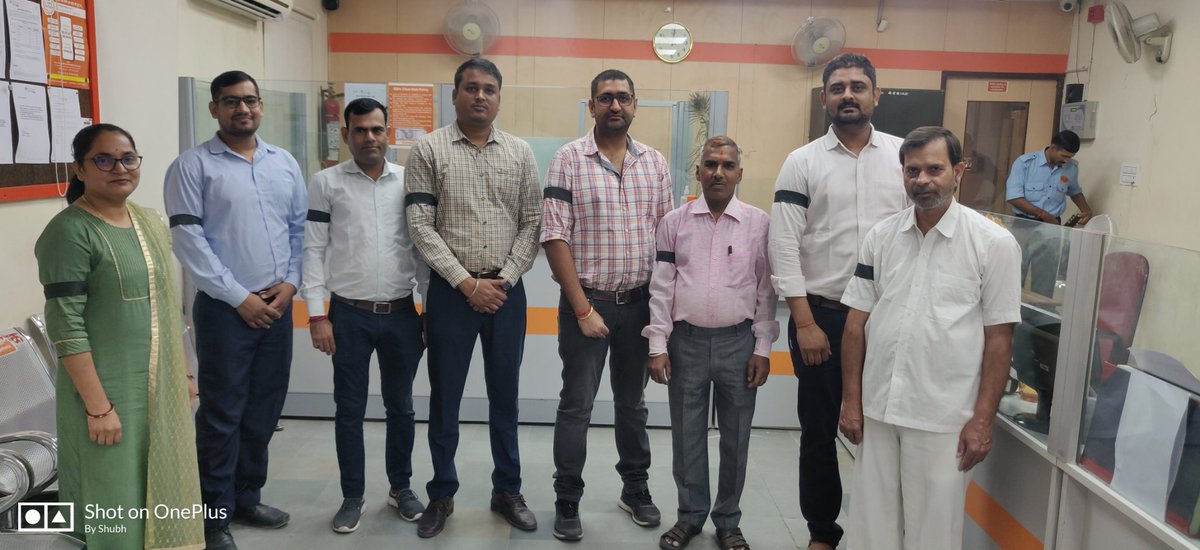 ImShubhsaini's tweet photo. Protest against inhuman behaviour of RM Jhunjhunu
@bankofbaroda 
#Barjatya_hatao_jhunjhunu_bachao https://t.co/WvMRuGQCVy