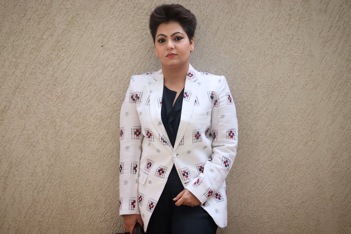 TheAnushreeDash's tweet photo. Ready to rock with my #Sambalpuri blazer from @theadibha

You can visit https://t.co/dgliIMG85T and experience the rich #handloom heritage of #Odisha and support the livelihood of our #weavers and #artisans https://t.co/Yl1eJgDNqJ