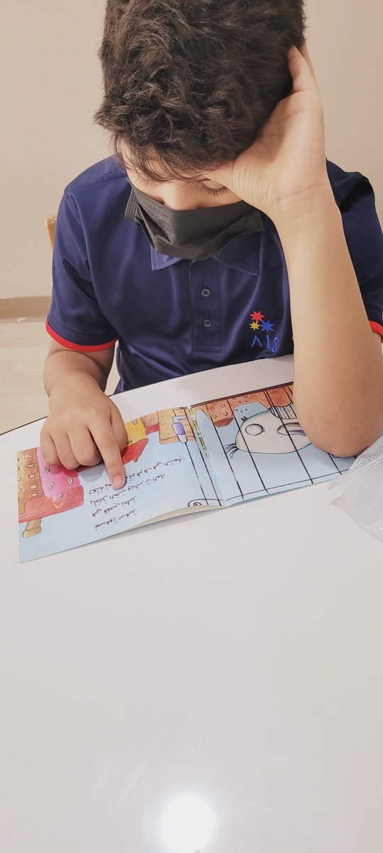 AIS_Arabic's tweet photo. 5B students enjoyed reading the story of the bird during the guided reading in Arabic class. #AISGrade5 #AISArabic
استمتع طلاب الصف الخامس (ب)  بقراءة قصة ( العصفور) وذلك في الجزء الخاص بالقراءة الموجهة في حصة اللغة العربية. https://t.co/qMocxrKo4j
