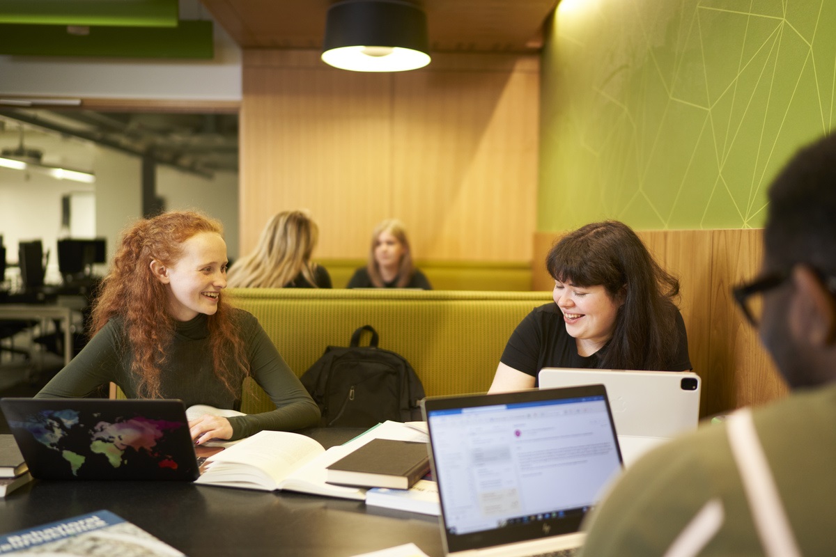 Our fantastic library team have scheduled daily library tours for both new and returning students! 📚 Book your time slot today ⬇️ eventbrite.co.uk/e/university-o… @UniStrathLibIT #StrathLife #StrathFreshers