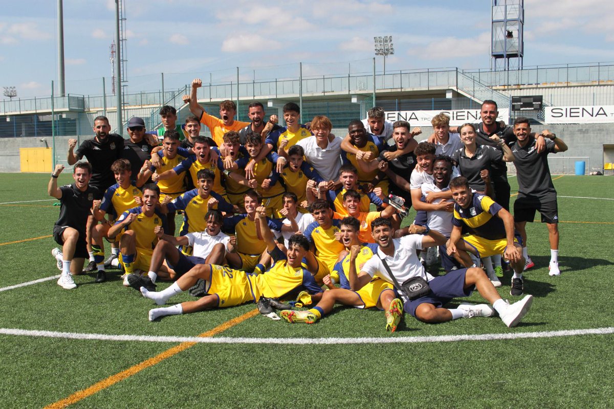 AD_Alcorcon's tweet photo. #ADABase

Gran comienzo de liga del #JuvenilA que lidera la clasificación tras las primeras tres jornadas de liga. 

Más info 👉 https://t.co/2VDJjQrA4a

#MásQueNunca
#VamosAlcor https://t.co/T6eIWtH0sD