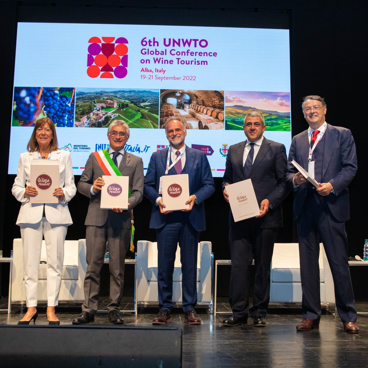 rutasvinoespana's tweet photo. Estamos en #Alba, Piamonte, donde hoy comienza la VI Conferencia Mundial sobre Enoturismo de la OMT.
Durante estos días se debatirá sobre creatividad, innovación, digitalización y sostenibilidad.
#enoturismo #winetourism @UNWTO #GCWT
#RutasdelVinodeEspaña #ACEVIN #GCWT2022 https://t.co/KyRPZ0lBUA