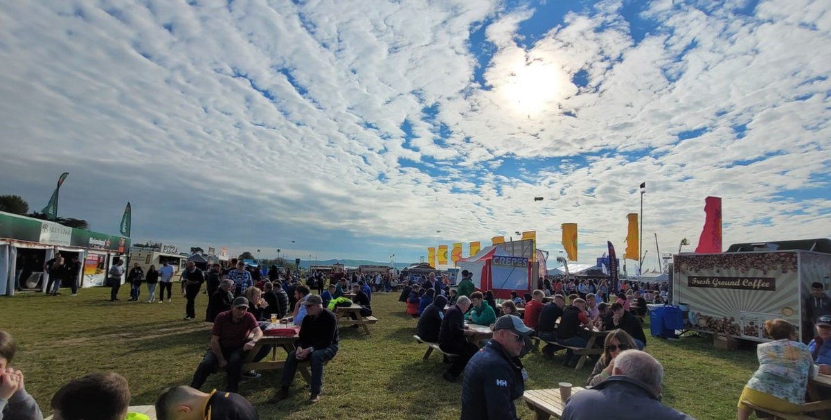 What a day for #ploughing22 <a href="/NPAIE/">National Ploughing</a> - that Big Sky of the Midlands making for a perfect day and a great atmosphere here in Ratheniska! ☀️