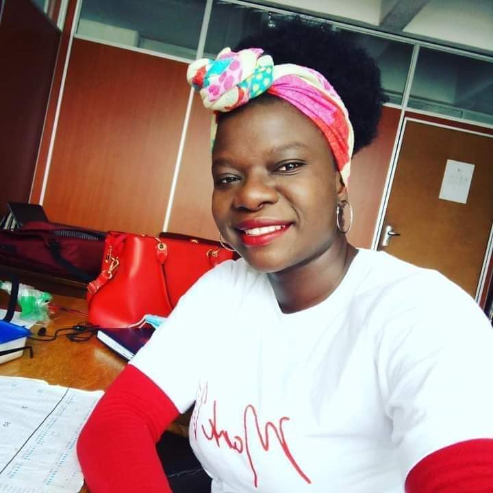 NationalFM3's tweet photo. #Lunchtimeradio with Lucy Ngosolo.
Tune in for tonga greetings now !!! https://t.co/Q8f3LpLAX7
