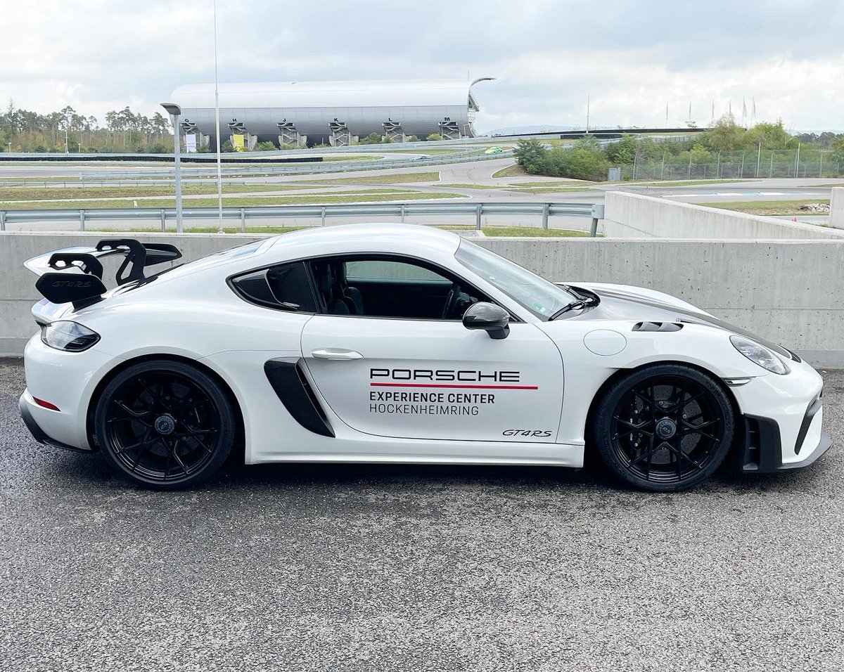 PCAUCR's tweet photo. Dream goals. UCR on tour in Deutschland. #GT4RS https://t.co/s56srVrGYB