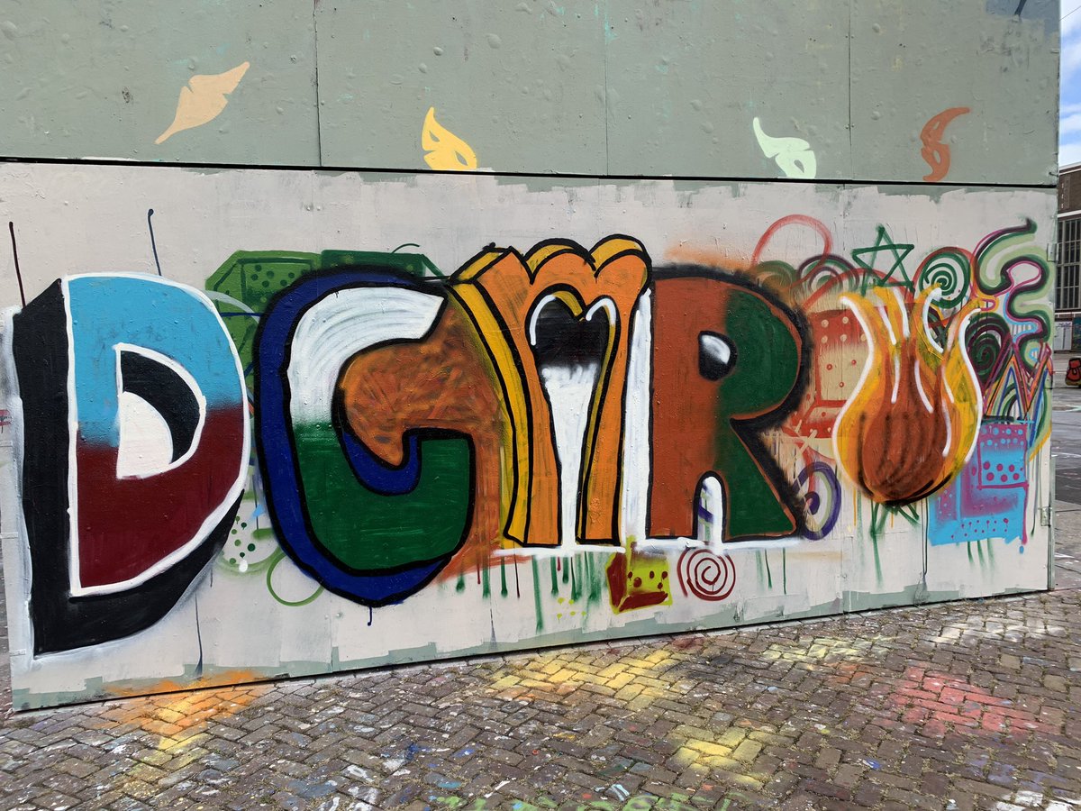 Dat staat er gekleurd op…!!! @<a href="/DGMRadviseurs/">DGMR Adviseurs</a> #graffitiworkshop #STRAATmuseum