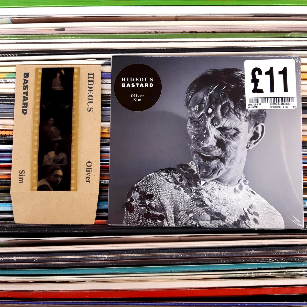 FOPPofficial's tweet photo. We have a brand new #foppalbumofthemonth and we're super excited about it!
It's #OliverSim - #HideousBastard
We have some 7" singles to give away with a purchase of the vinyl and film strips and posters with any purchase, whilst stocks last!
Out now on @young_
#gettofopp https://t.co/rIsCOuWmnm