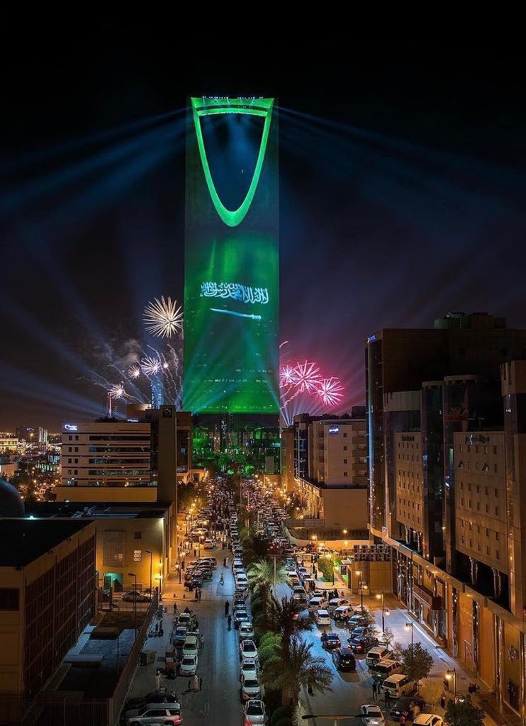 Golden_Places's tweet photo. ثريد لأهم عروض اليوم الوطني 🇸🇦🤩 https://t.co/wbl3wwJkBM