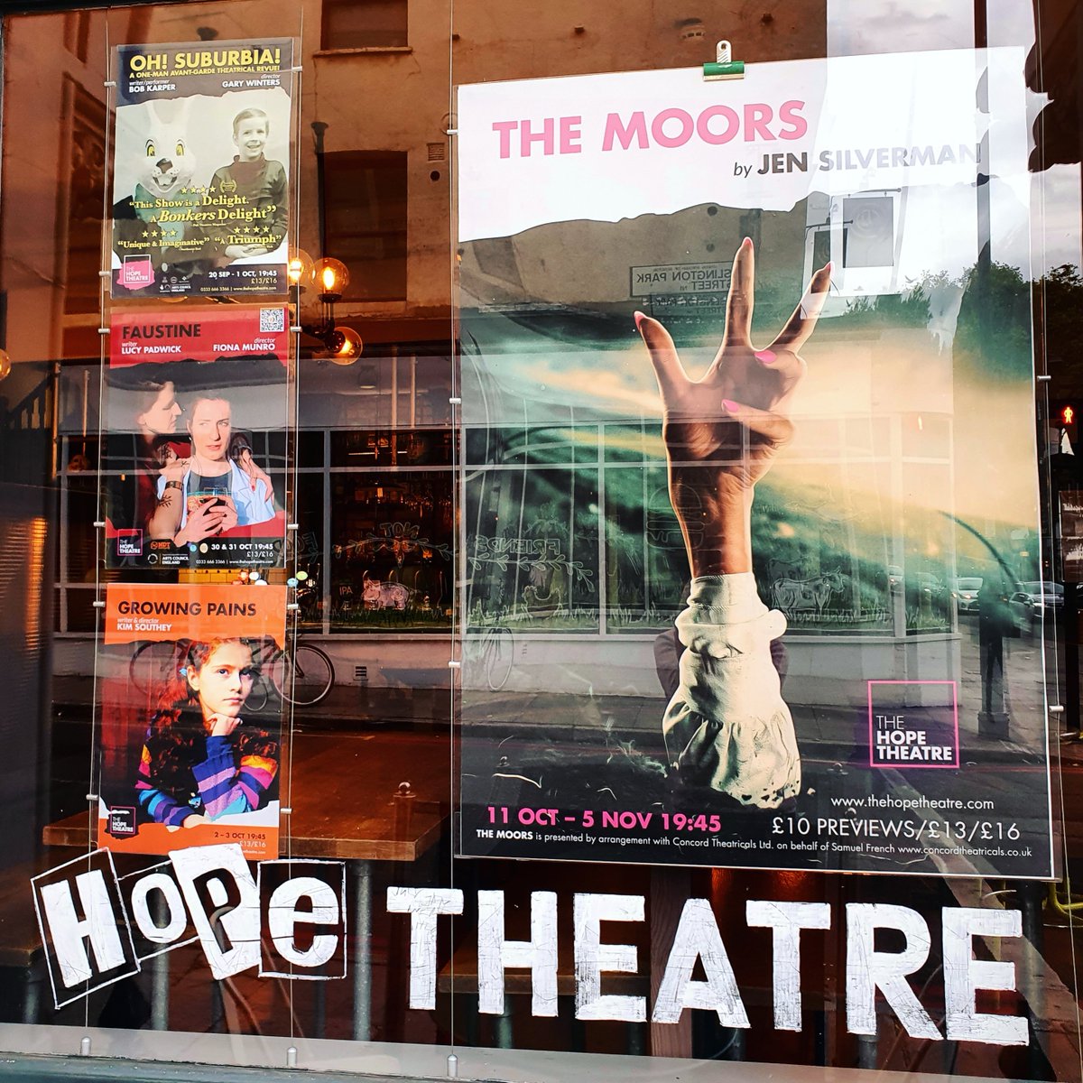 LondonPubTheatres tweet media