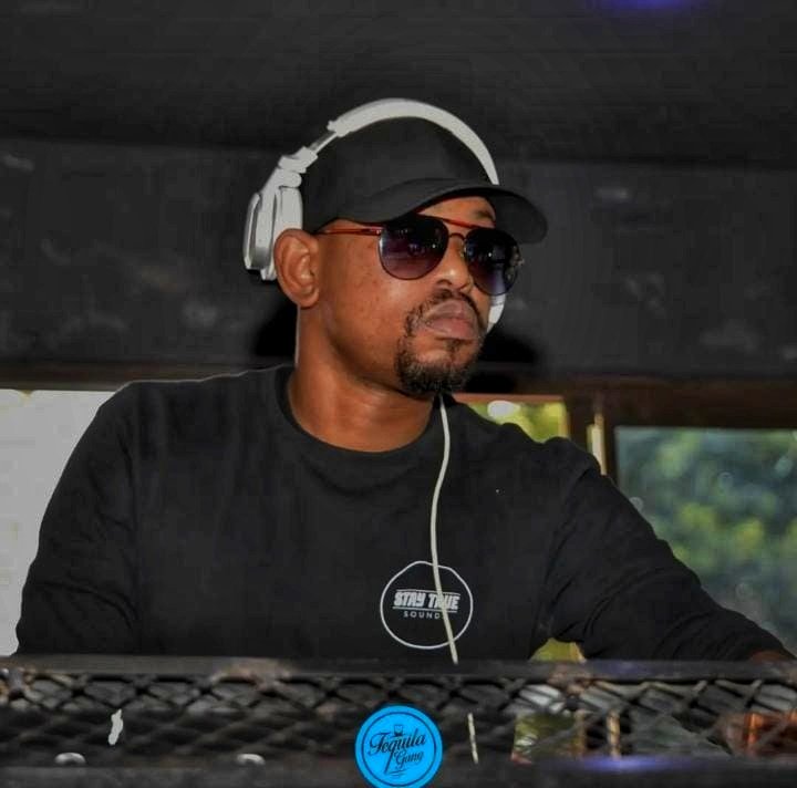 Katlakat's tweet photo. #deephouse Plug &amp; Extension 🔌
#KeepinItDeep https://t.co/V1w6eNUzar