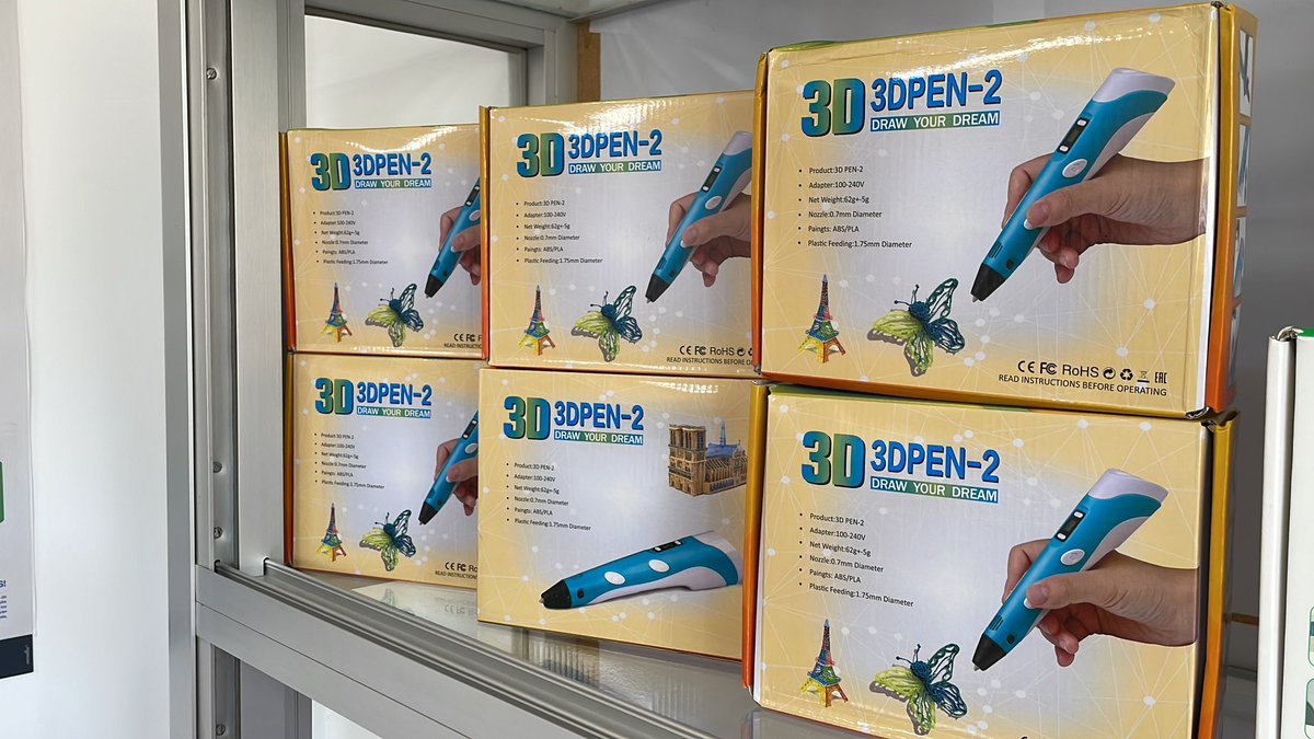 ¿Sorteamos uno de estos? 🤔

Si llegamos a los 12.000 seguidores hoy, sorteo 5 entre todos los RTs de este tweet...

No sois capaces 😌